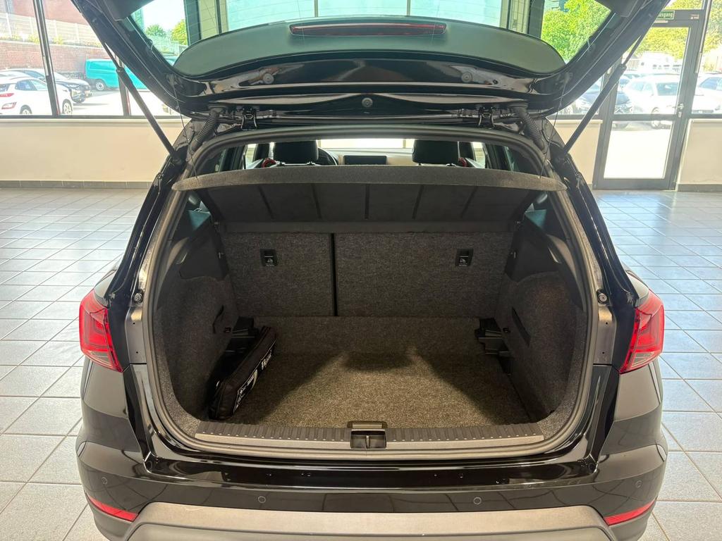 SEAT Arona 2023 г. Чёрный, пробег 55238 км