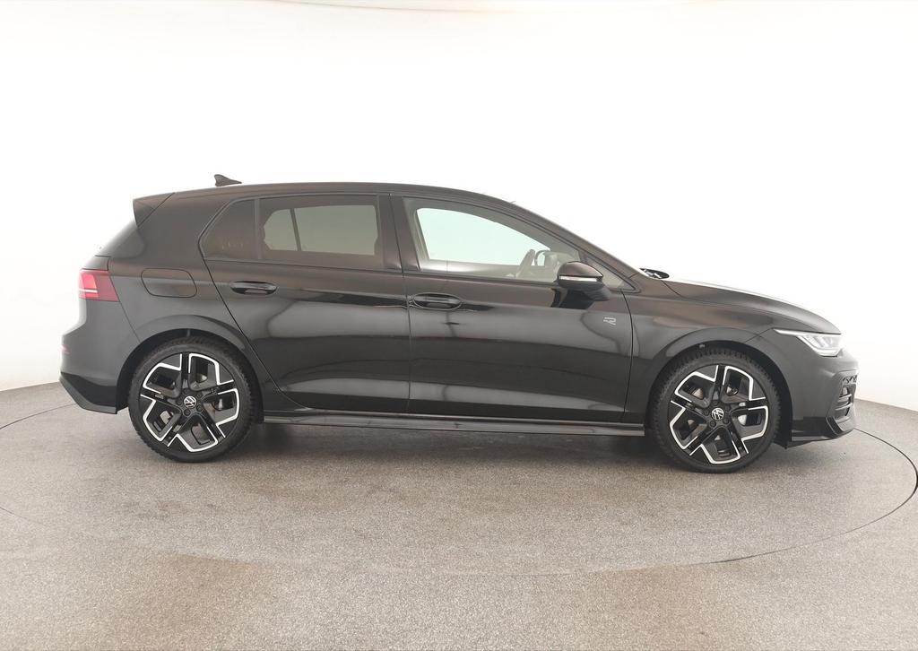 Volkswagen Golf 2025 г. Чёрный, пробег 37300 км