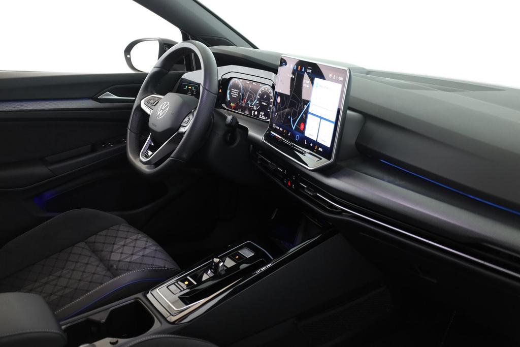 Volkswagen Golf 2025 г. Чёрный, пробег 37300 км