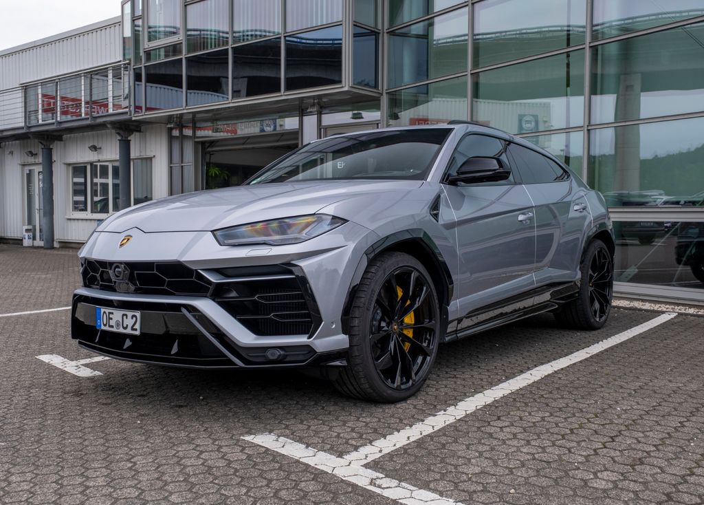 Lamborghini Urus 2023 г. Серебристый, пробег 53000 км