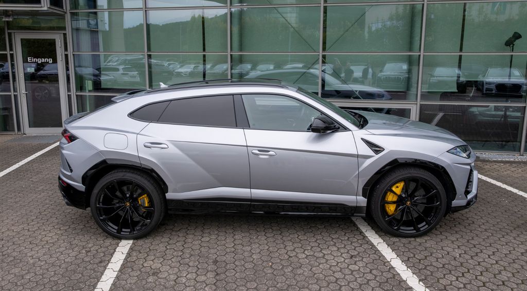 Lamborghini Urus 2023 г. Серебристый, пробег 53000 км