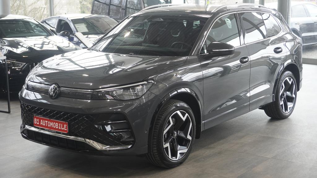 Volkswagen Tiguan 2024 г. Серый, пробег 25000 км