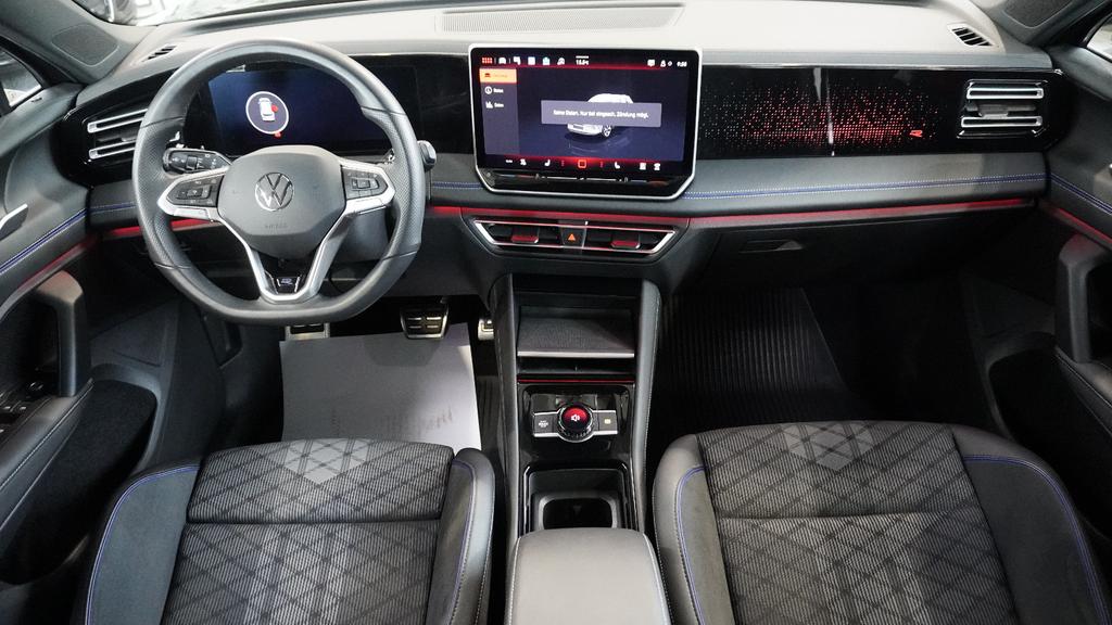 Volkswagen Tiguan 2024 г. Серый, пробег 25000 км