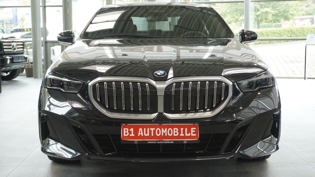 BMW 540 2025 г. Чёрный, пробег 42700 км