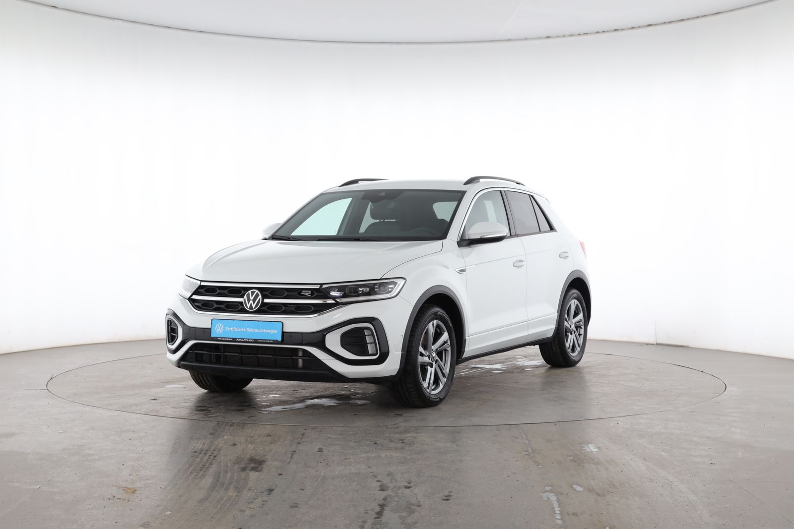 Volkswagen T-Roc 2024 г. Белый, пробег 16799 км