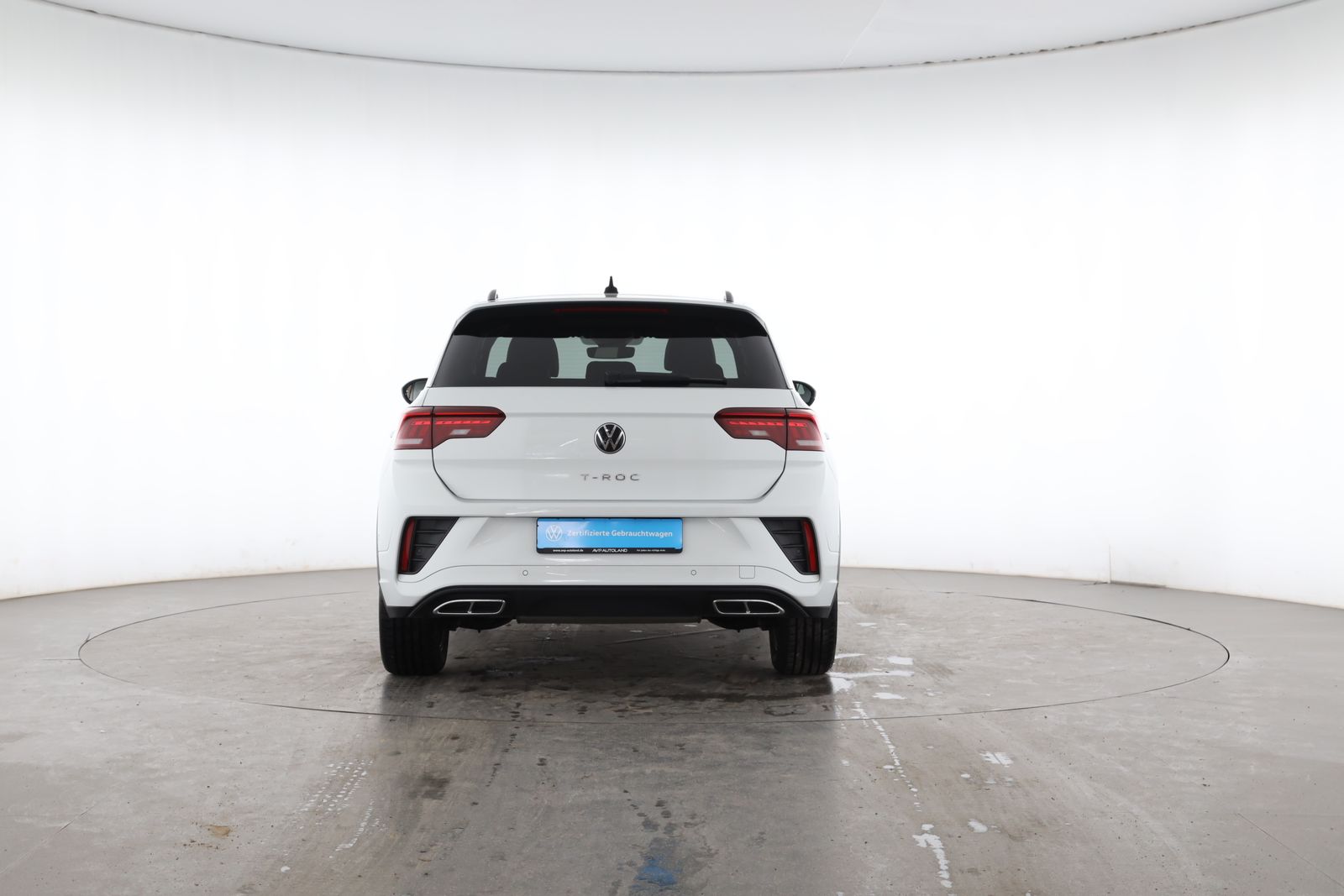 Volkswagen T-Roc 2024 г. Белый, пробег 16799 км