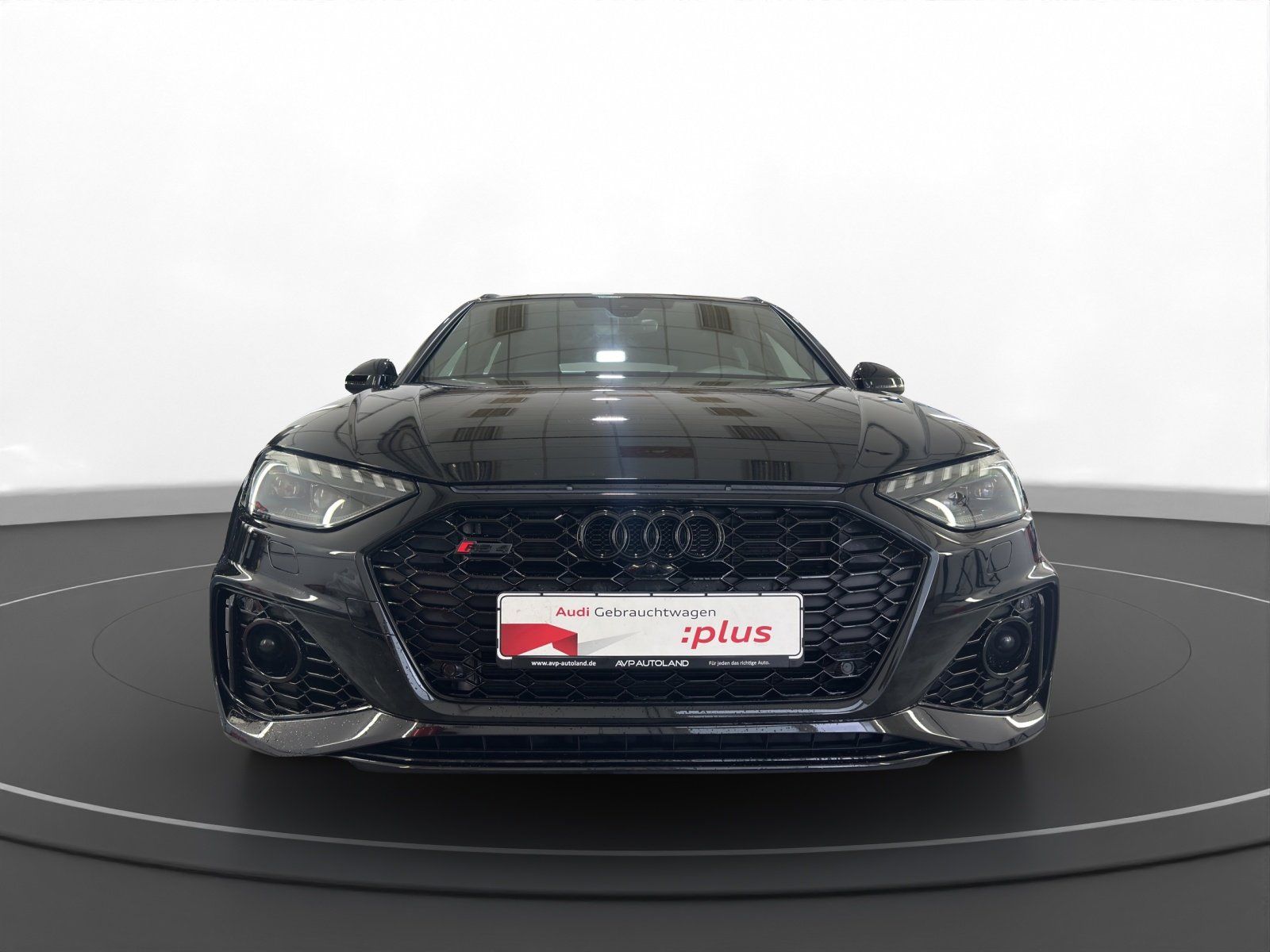 Audi RS4 2024 г. Чёрный, пробег 27535 км