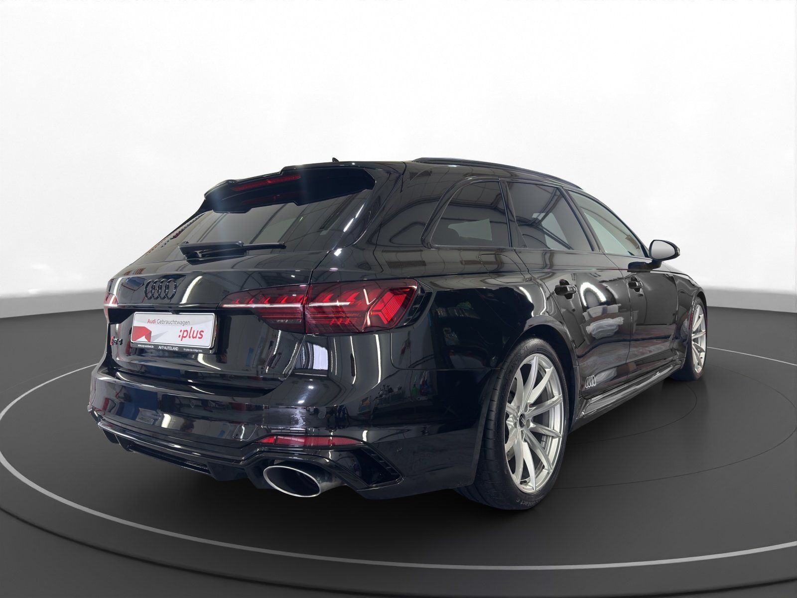 Audi RS4 2024 г. Чёрный, пробег 27535 км