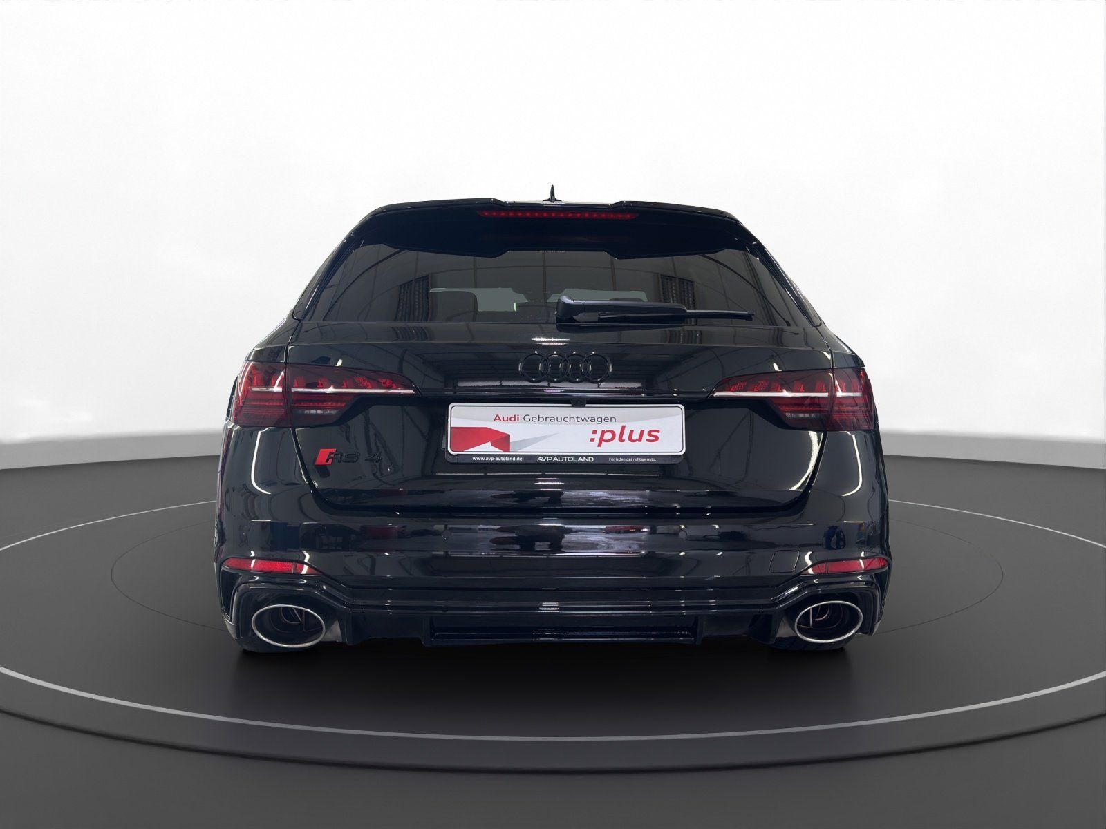 Audi RS4 2024 г. Чёрный, пробег 27535 км