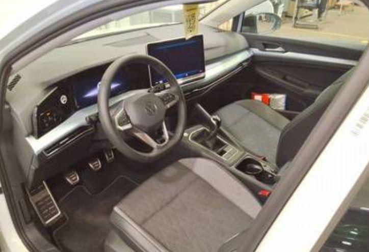 Volkswagen Golf 2025 г. Белый, пробег 22455 км