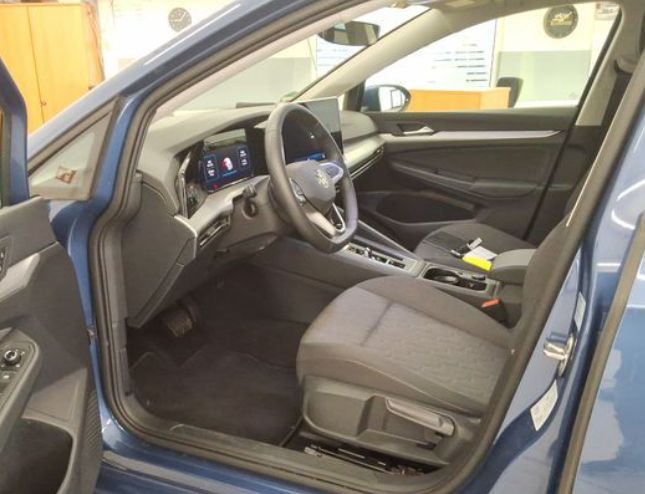 Volkswagen Golf 2025 г. Синий, пробег 9448 км