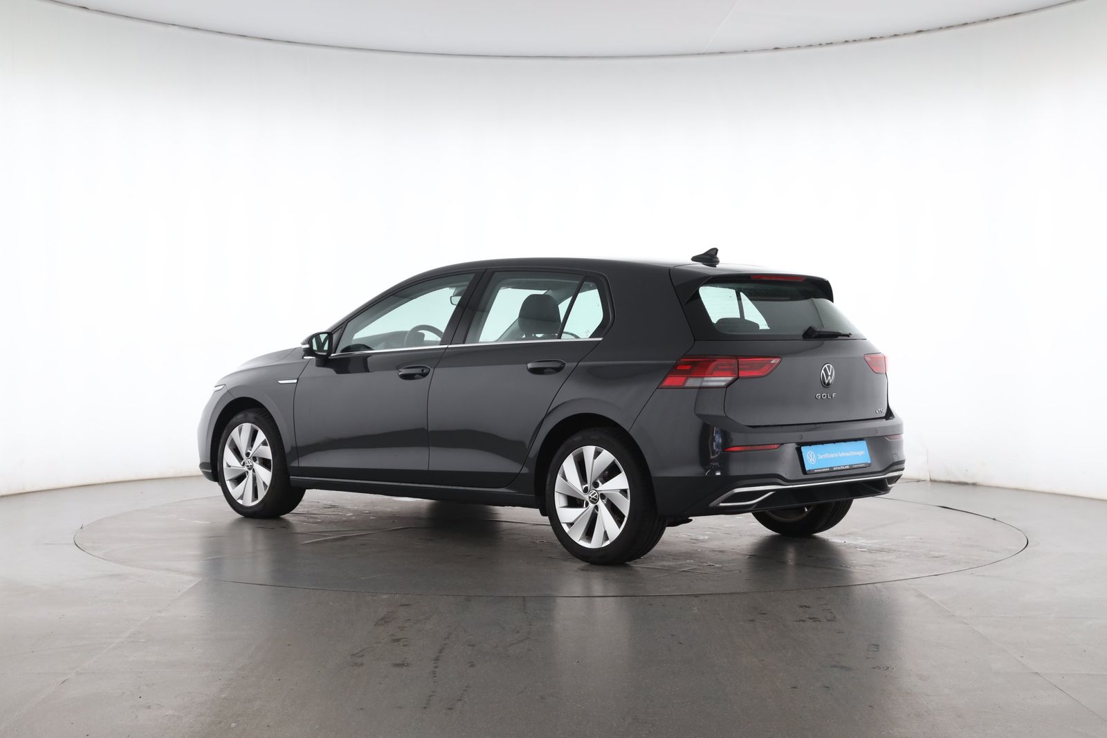 Volkswagen Golf 2024 г. Серый, пробег 34210 км