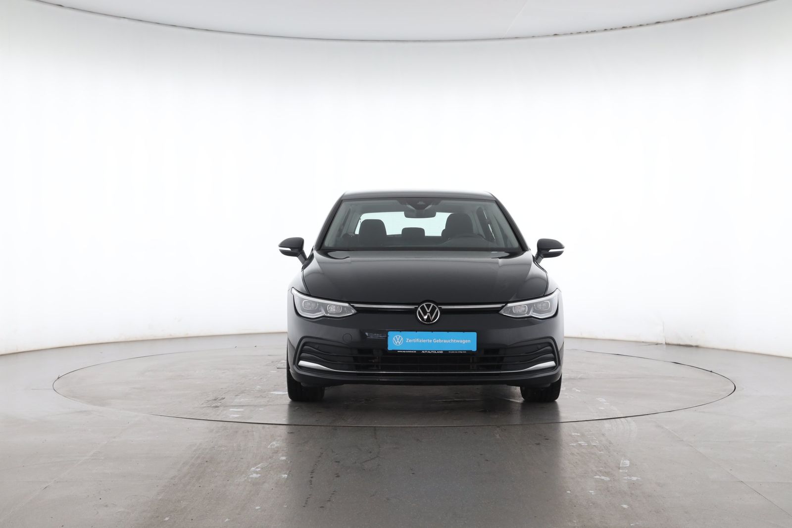 Volkswagen Golf 2024 г. Серый, пробег 34210 км
