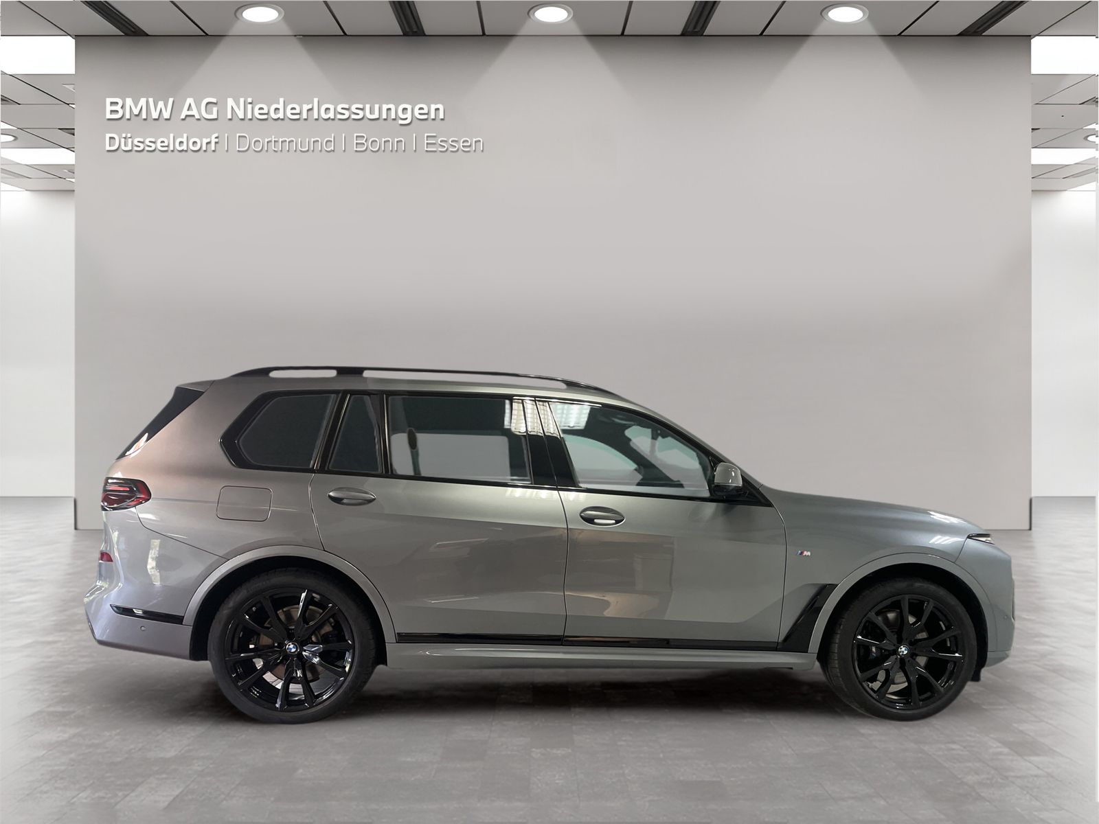 BMW X7 2024 г. Серый, пробег 40523 км