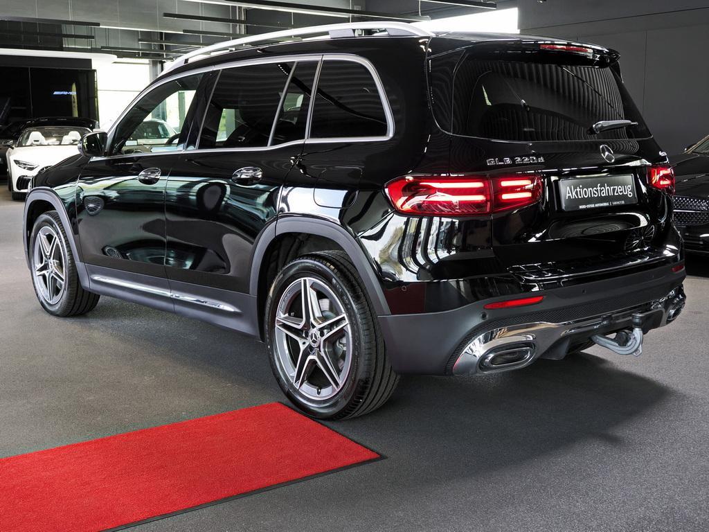 Mercedes-Benz GLB 220 2026 г. Чёрный, пробег 6500 км