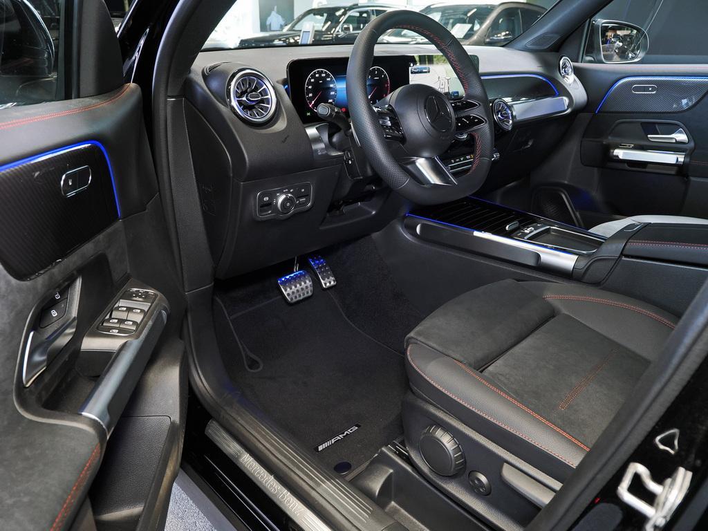 Mercedes-Benz GLB 220 2026 г. Чёрный, пробег 6500 км
