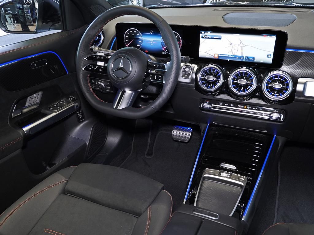 Mercedes-Benz GLB 220 2026 г. Чёрный, пробег 6500 км