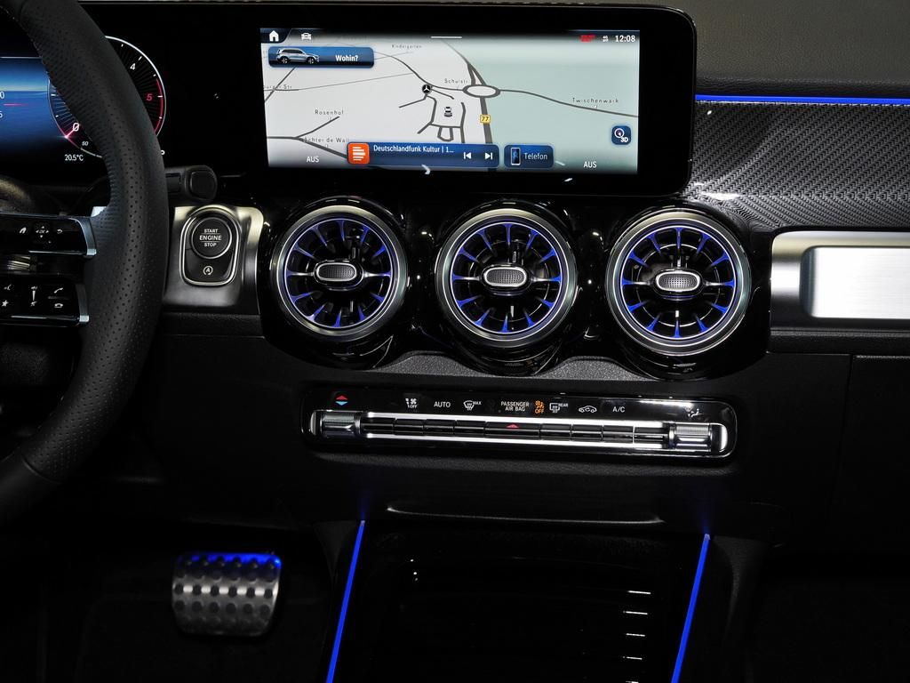 Mercedes-Benz GLB 220 2026 г. Чёрный, пробег 6500 км