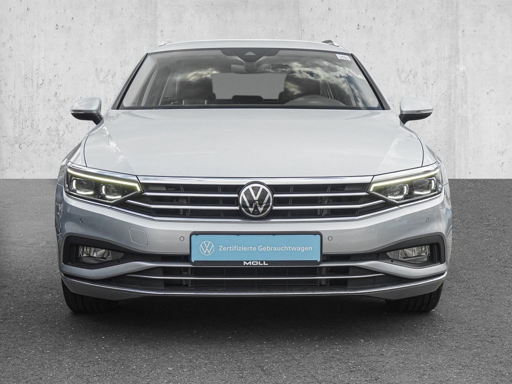 Volkswagen PASSAT VARIANT 2024 г. Серебристый, пробег 45013 км