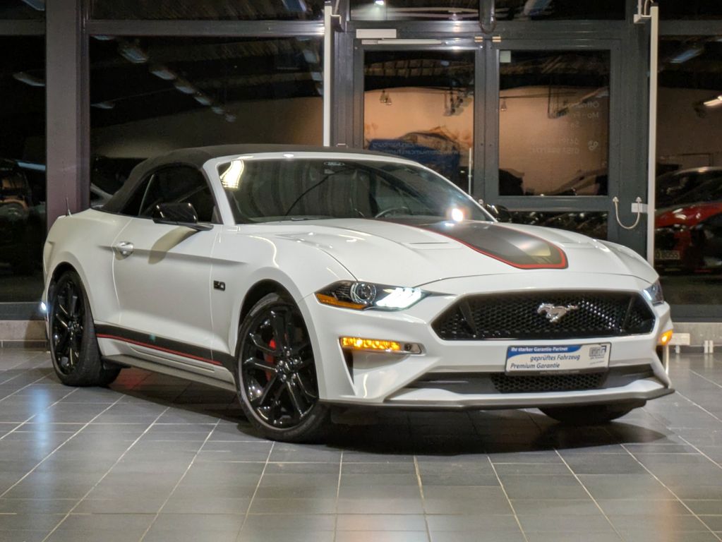Ford Mustang 2023 г. Белый, пробег 34381 км