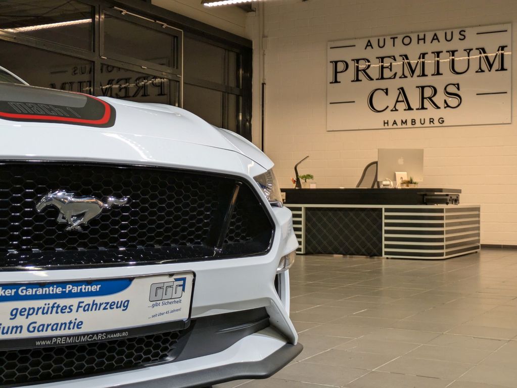 Ford Mustang 2023 г. Белый, пробег 34381 км