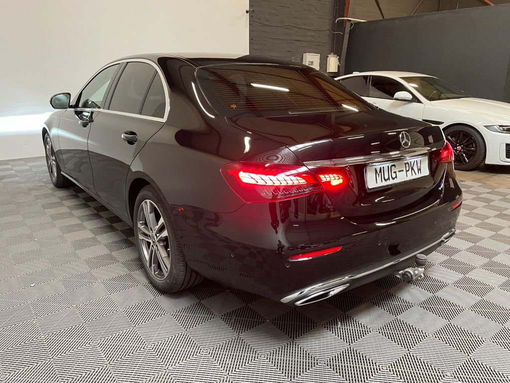 Mercedes-Benz E 220 2023 г. Чёрный, пробег 30000 км