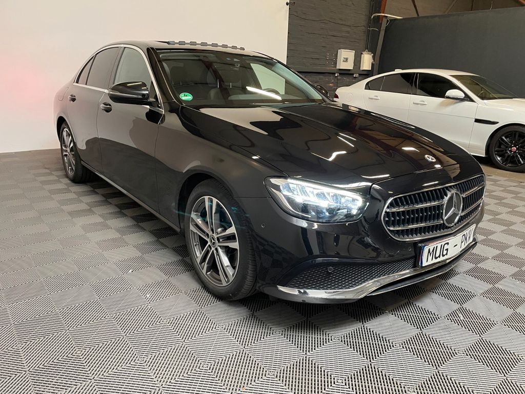 Mercedes-Benz E 220 2023 г. Чёрный, пробег 30000 км