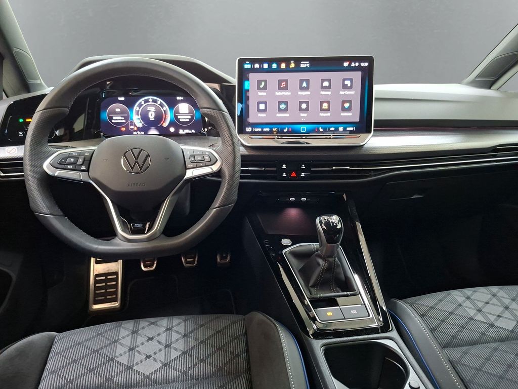 Volkswagen Golf 2025 г. Серый, пробег 37000 км