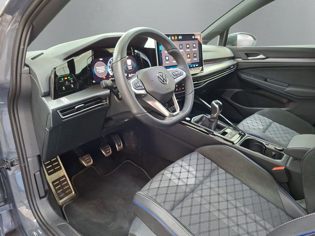 Volkswagen Golf 2025 г. Серый, пробег 37000 км