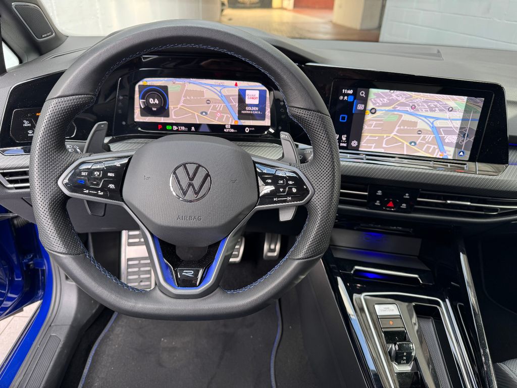 Volkswagen Golf 2023 г. Синий, пробег 42497 км
