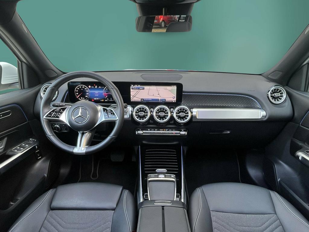 Mercedes-Benz GLB 200 2024 г. Белый, пробег 23971 км