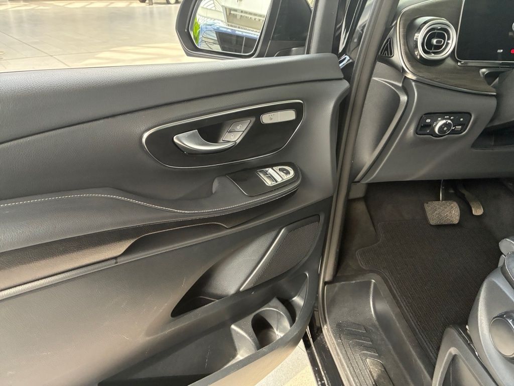 Mercedes-Benz V 300 2025 г. Чёрный, пробег 41626 км