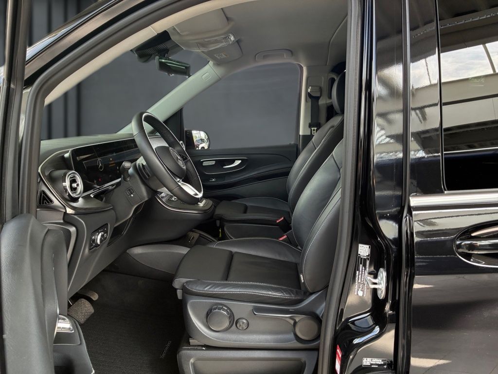 Mercedes-Benz V 300 2025 г. Чёрный, пробег 41626 км