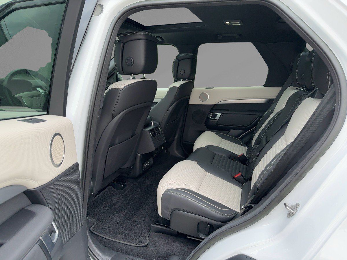 Land Rover Discovery 2023 г. Белый, пробег 34373 км