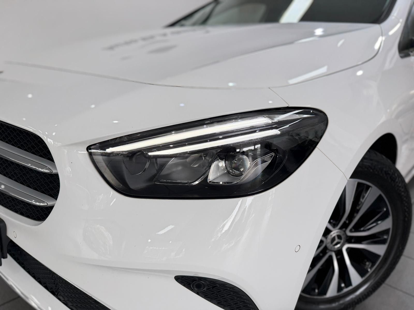 Mercedes-Benz B 200 2022 г. Белый, пробег 55000 км