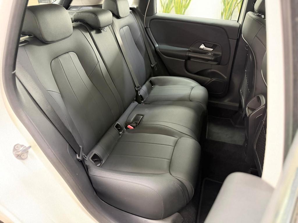 Mercedes-Benz B 200 2022 г. Белый, пробег 55000 км