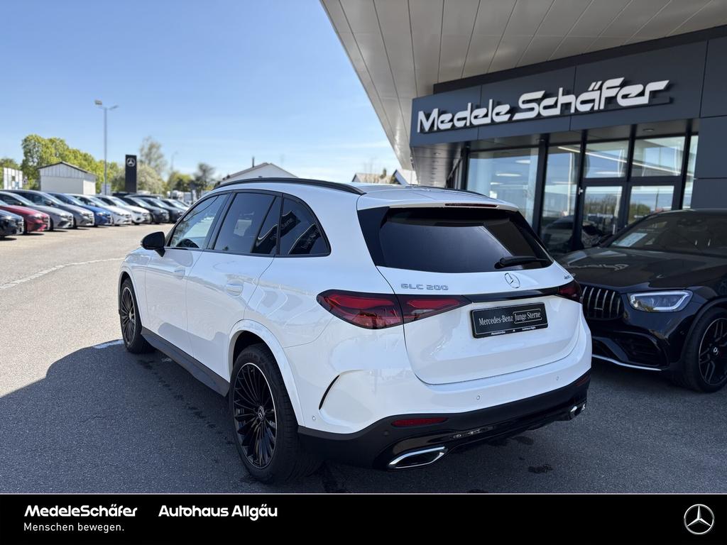 Mercedes-Benz GLC 200 2025 г. Белый, пробег 18500 км