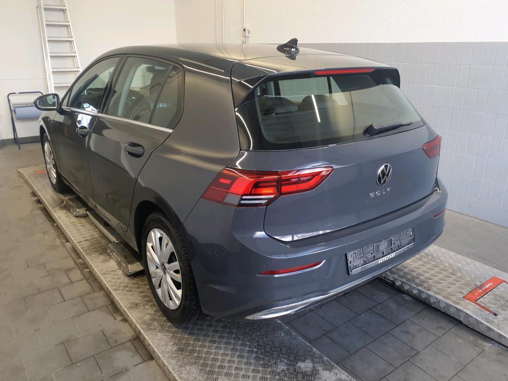 Volkswagen Golf 2024 г. Серый, пробег 45085 км