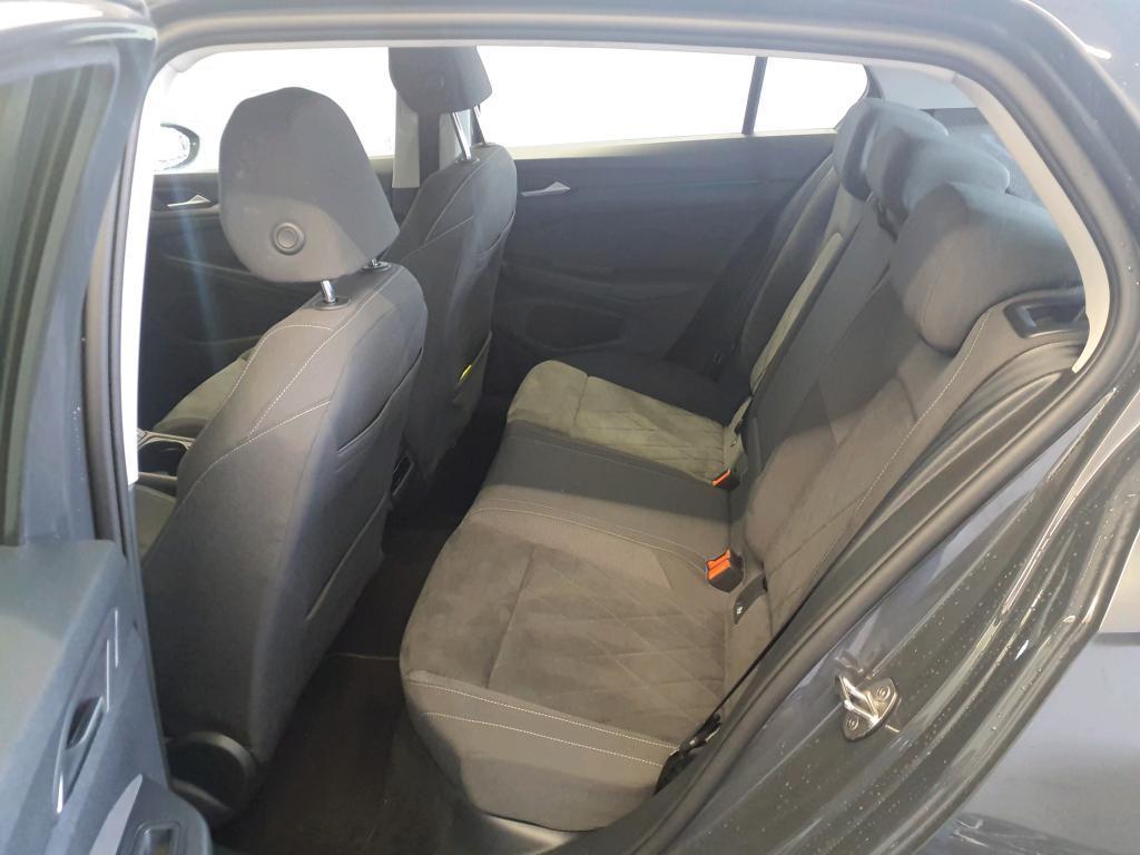 Volkswagen Golf 2024 г. Серый, пробег 45085 км