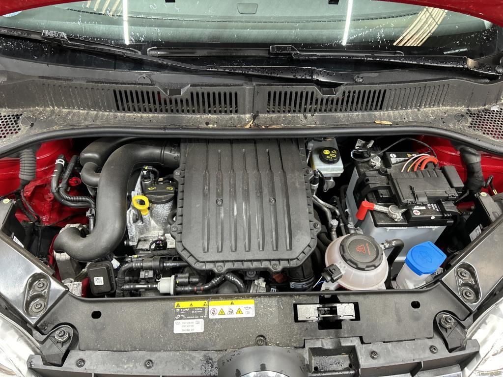 Volkswagen up! 2023 г. Красный, пробег 41109 км