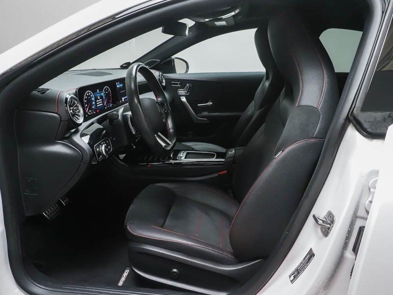 Mercedes-Benz CLA 220 2025 г. Белый, пробег 42711 км