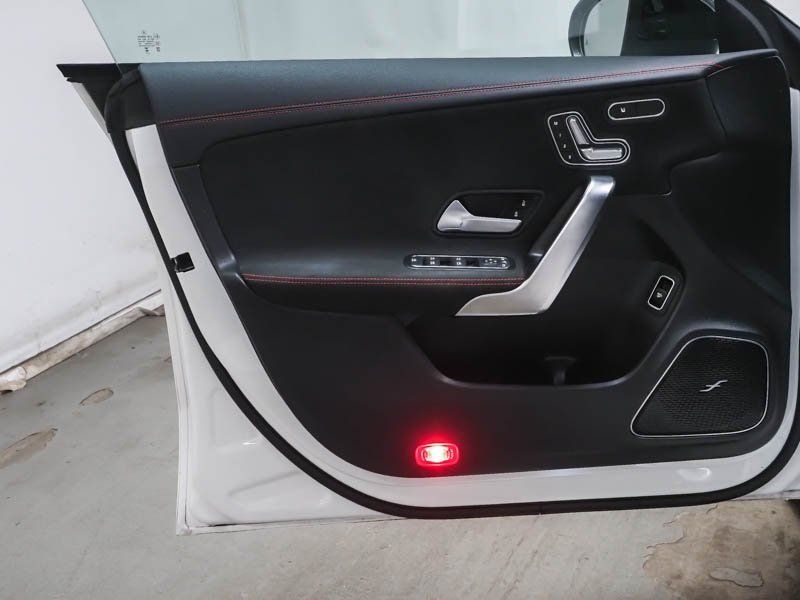 Mercedes-Benz CLA 220 2025 г. Белый, пробег 42711 км