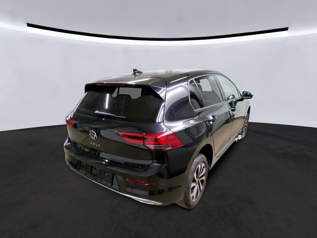 Volkswagen Golf 2023 г. Чёрный, пробег 46325 км