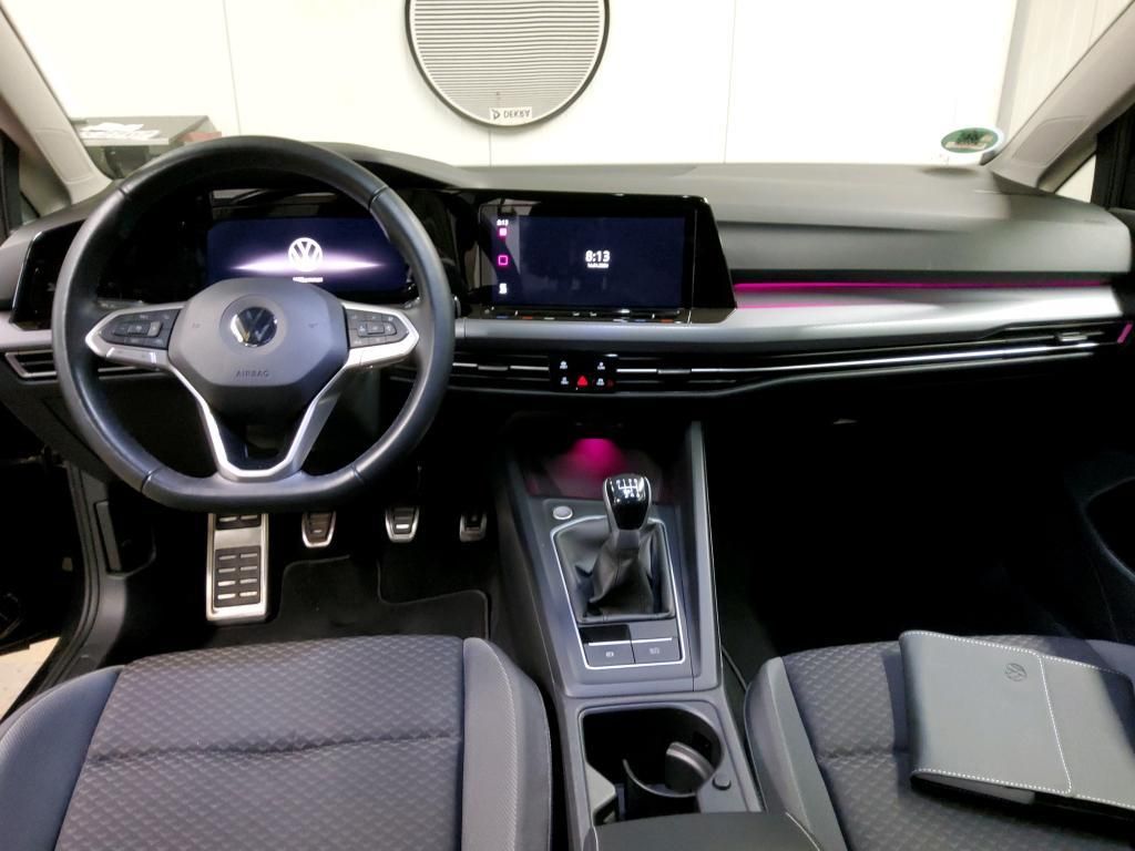 Volkswagen Golf 2023 г. Чёрный, пробег 46325 км