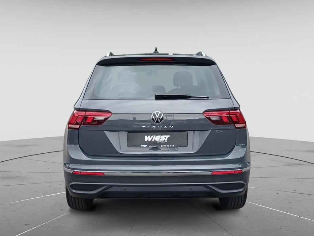 Volkswagen Tiguan 2022 г. Серый, пробег 44351 км