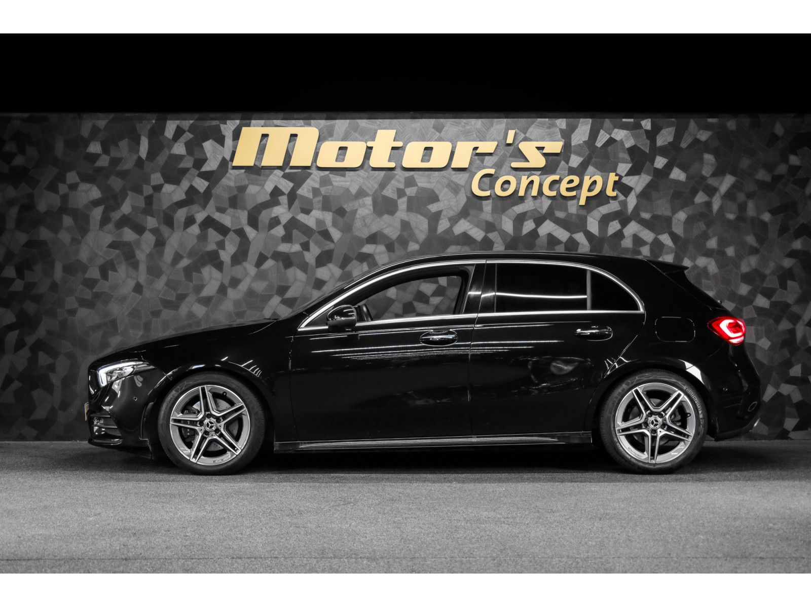 Mercedes-Benz A 220 2024 г. Чёрный, пробег 49990 км