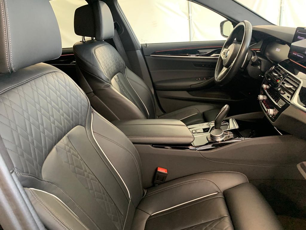 BMW 540 2024 г. Серый, пробег 47800 км