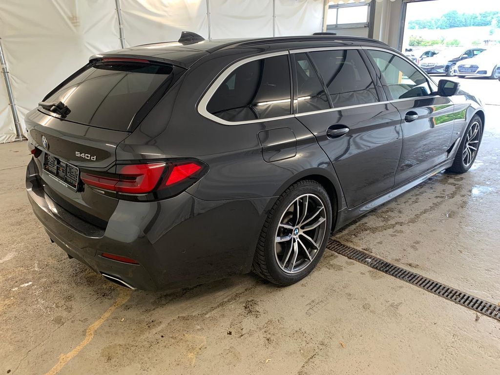 BMW 540 2024 г. Серый, пробег 47800 км
