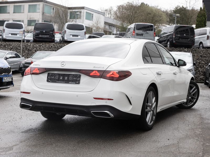 Mercedes-Benz E 220 2025 г. Белый, пробег 5286 км