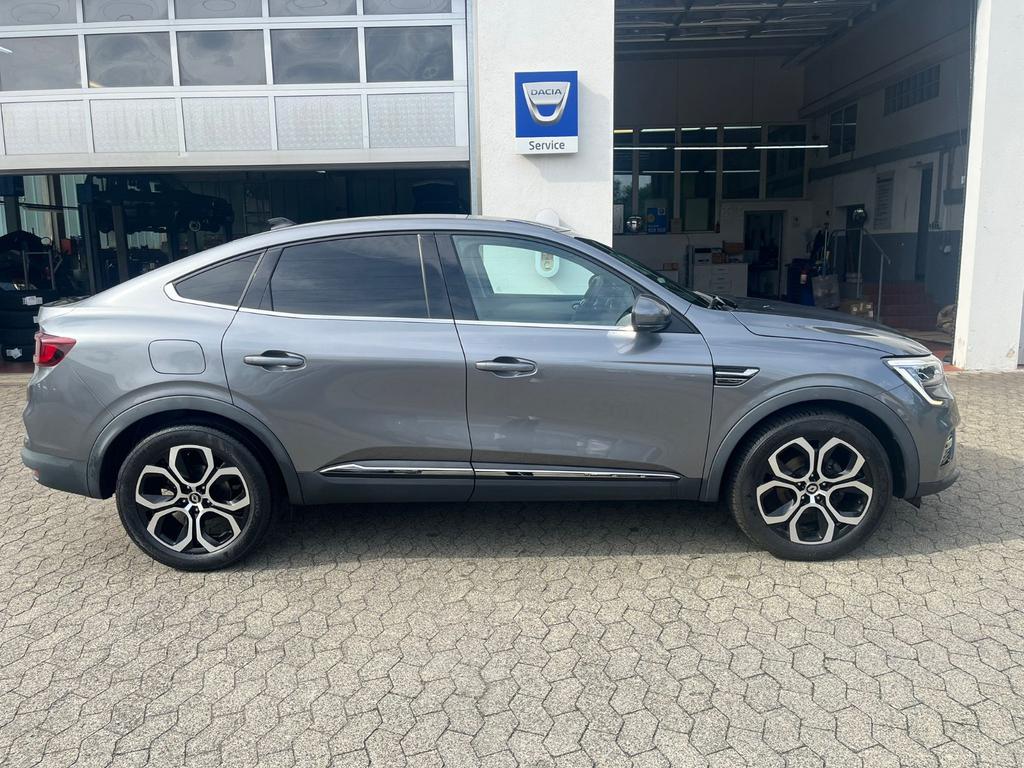 Renault Arkana 2022 г. Серый, пробег 45500 км